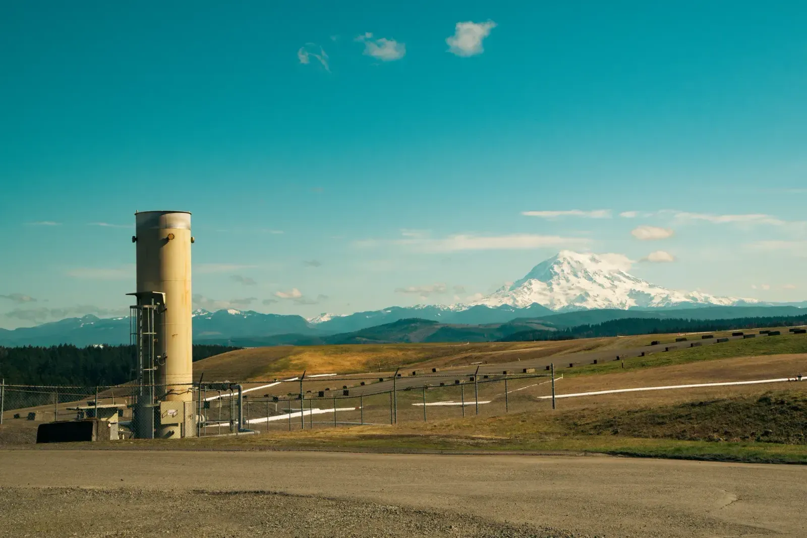 Puyallup, Washington skyline and neighborhoods served by U-wifi home internet