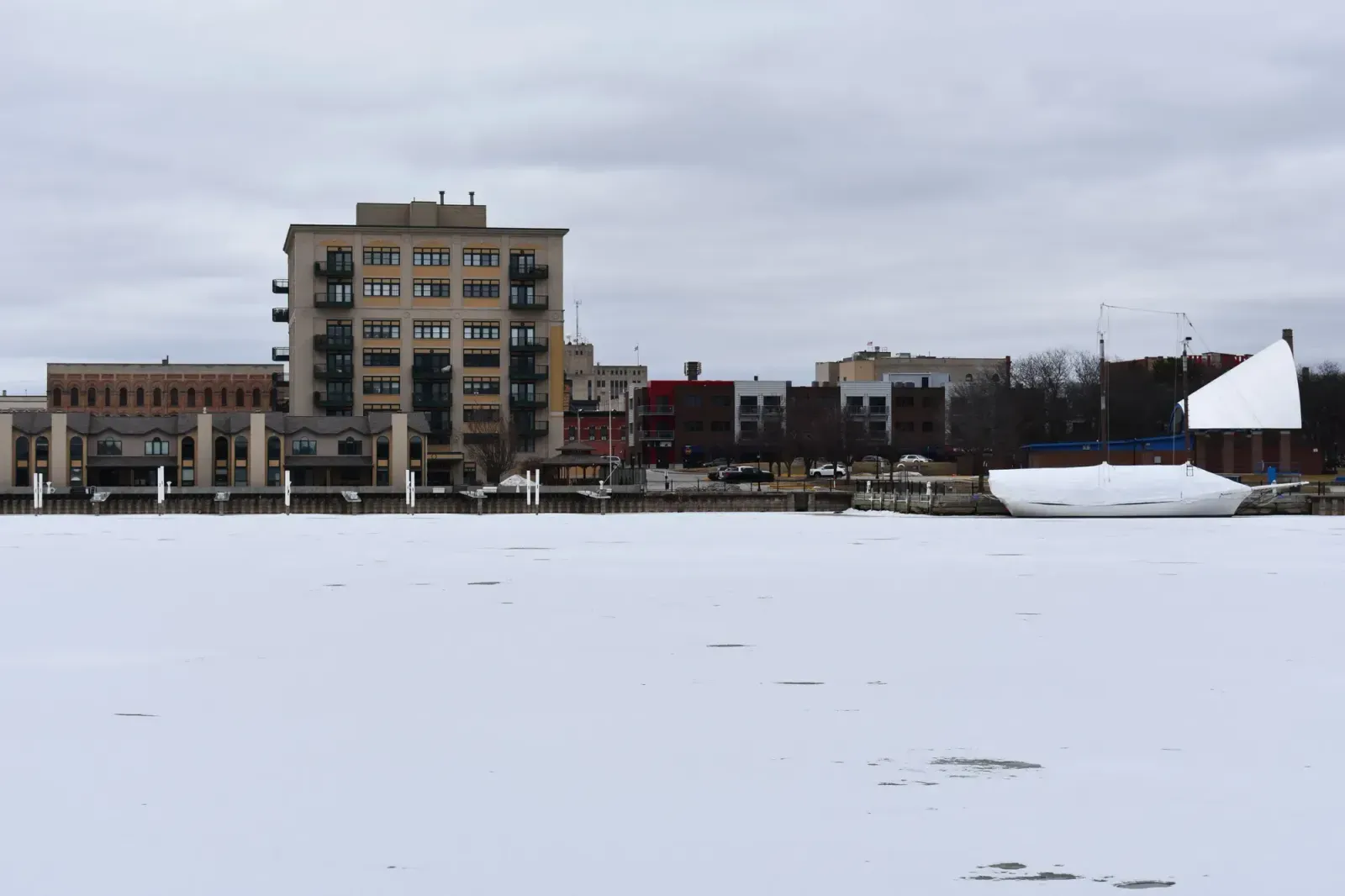 Fond du Lac, Wisconsin skyline and neighborhoods served by U-wifi home internet