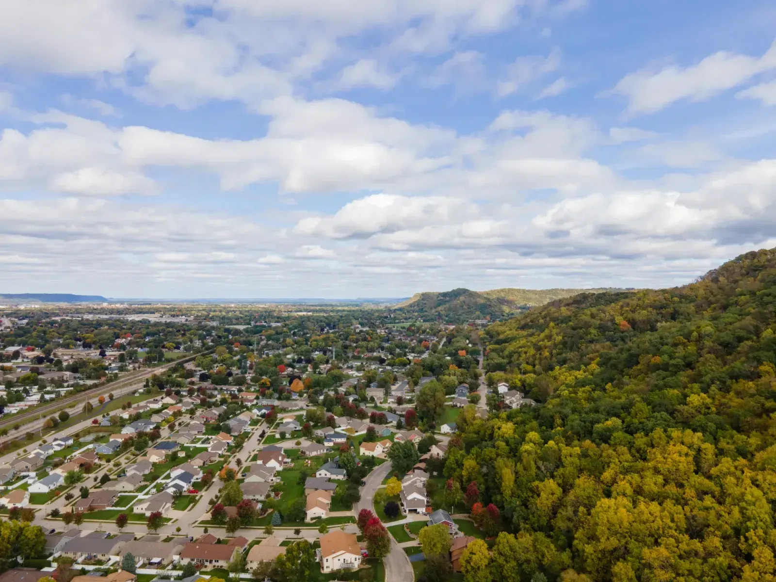 La Crosse, Wisconsin skyline and neighborhoods served by U-wifi home internet
