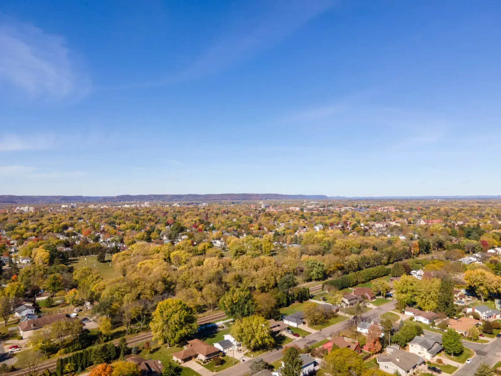 La Crosse, Wisconsin skyline and neighborhoods served by U-wifi home internet